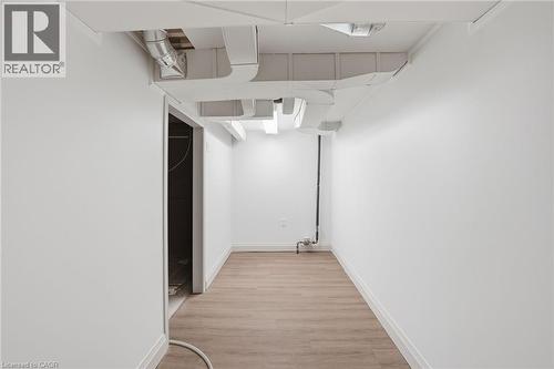 571 Leonard Court, Burlington, ON - Indoor Photo Showing Other Room