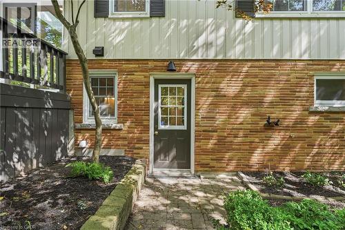 571 Leonard Court, Burlington, ON - Outdoor With Exterior