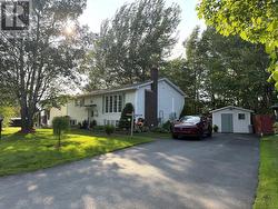 17 Grieve Crescent Gander, NL A1V 1P2