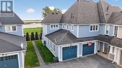 Garage with inside entry - 