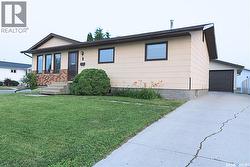 2 Spice DRIVE Yorkton, SK S3N 3W2