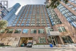 1111 - 7 CARLTON STREET Toronto, ON M5B 2M3