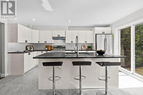 83 Saddle Crescent, Ottawa, ON - Indoor Photo Showing Kitchen With Stainless Steel Kitchen With Upgraded Kitchen