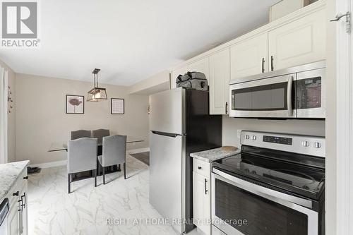 65 Wellington South, Cambridge, ON - Indoor Photo Showing Kitchen