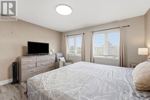 65 Wellington South, Cambridge, ON - Indoor Photo Showing Bedroom