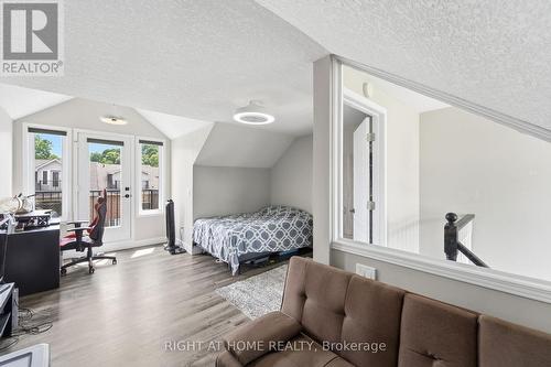 65 Wellington South, Cambridge, ON - Indoor Photo Showing Bedroom