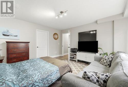 65 Wellington South, Cambridge, ON - Indoor Photo Showing Bedroom