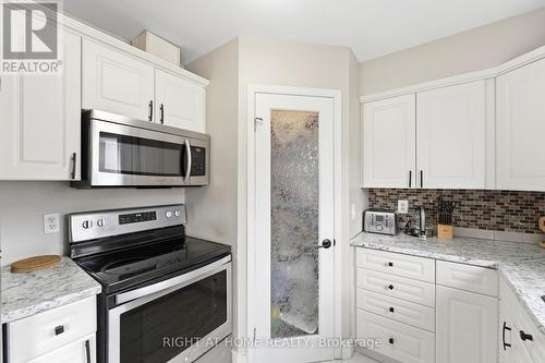 65 Wellington South, Cambridge, ON - Indoor Photo Showing Kitchen