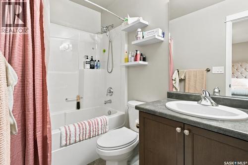 857 Reimer Road, Martensville, SK - Indoor Photo Showing Bathroom