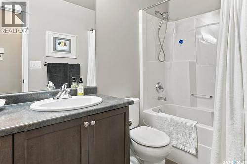 857 Reimer Road, Martensville, SK - Indoor Photo Showing Bathroom