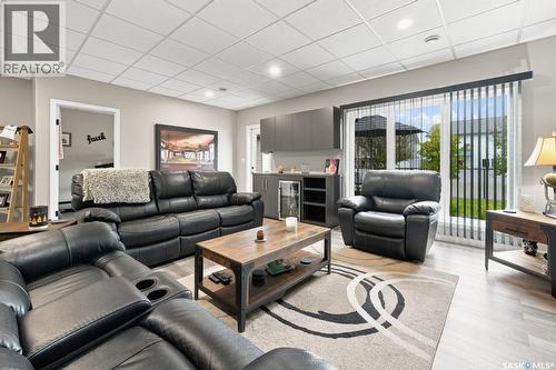 857 Reimer Road, Martensville, SK - Indoor Photo Showing Living Room