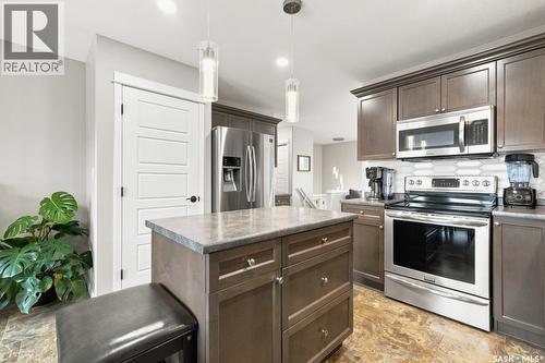 857 Reimer Road, Martensville, SK - Indoor Photo Showing Kitchen