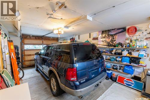 405 Saskatchewan Street, Central Butte, SK - Indoor Photo Showing Garage