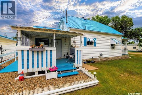 405 Saskatchewan Street, Central Butte, SK - Outdoor