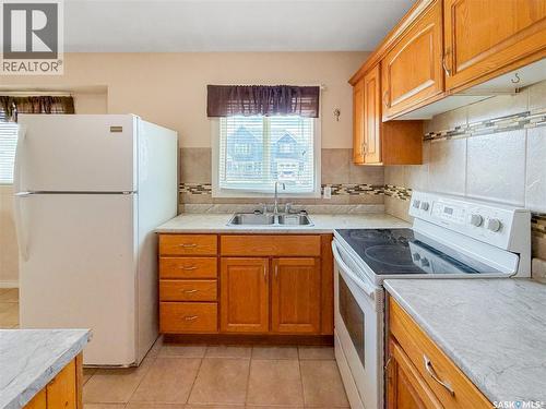 1982 13Th Street W, Prince Albert, SK - Indoor Photo Showing Kitchen