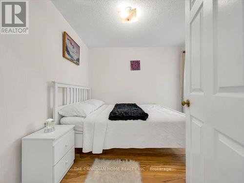 5244 Cinnamon Road, Mississauga, ON - Indoor Photo Showing Bedroom