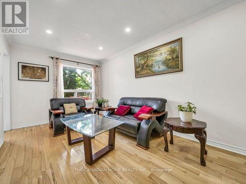 5244 Cinnamon Road, Mississauga, ON - Indoor Photo Showing Living Room