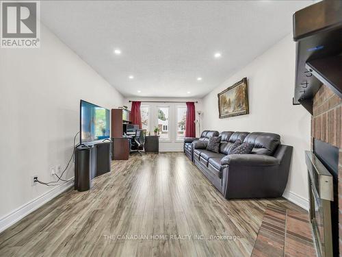 5244 Cinnamon Road, Mississauga, ON - Indoor Photo Showing Living Room