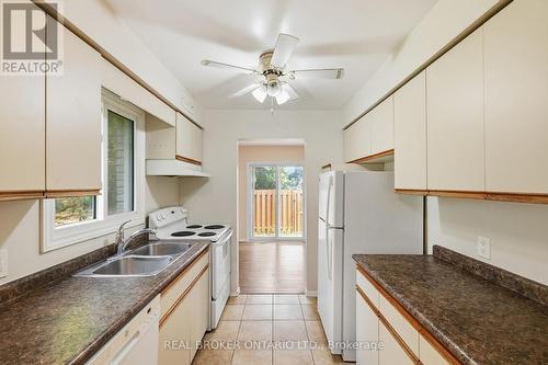 1 - 435 Kingscourt Drive, Waterloo, ON - Indoor Photo Showing Kitchen With Double Sink