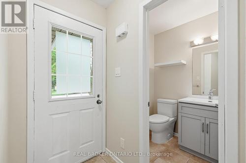 1 - 435 Kingscourt Drive, Waterloo, ON - Indoor Photo Showing Bathroom