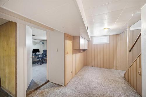 40 Echo Bay, Winnipeg, MB - Indoor Photo Showing Other Room