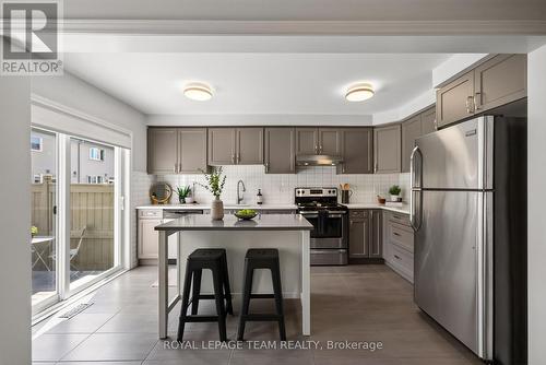 90 Buffalograss Crescent, Ottawa, ON - Indoor Photo Showing Kitchen With Upgraded Kitchen