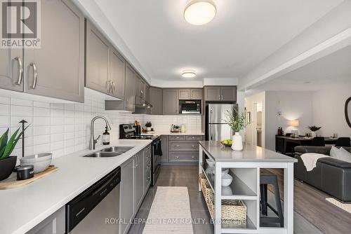 90 Buffalograss Crescent, Ottawa, ON - Indoor Photo Showing Kitchen With Double Sink With Upgraded Kitchen