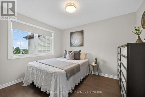 90 Buffalograss Crescent, Ottawa, ON - Indoor Photo Showing Bedroom