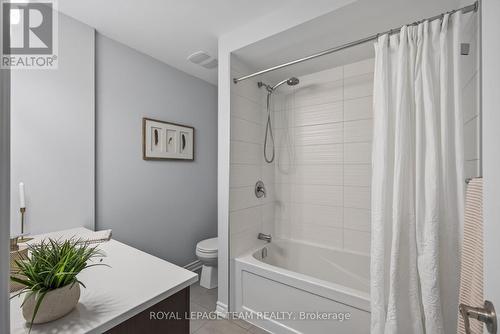 90 Buffalograss Crescent, Ottawa, ON - Indoor Photo Showing Bathroom