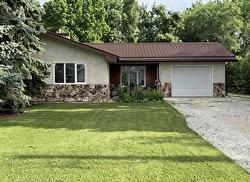 129 FERNWOOD Way  New Bothwell, MB R0A 1C0