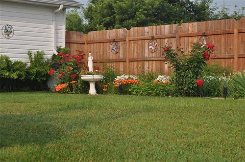 108 Allan Street, Oakburn, MB - Outdoor