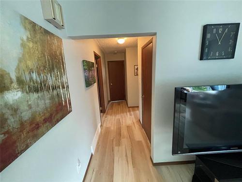 108 Allan Street, Oakburn, MB - Indoor Photo Showing Other Room