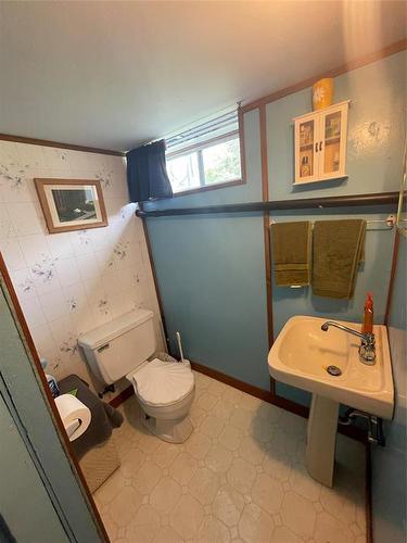 108 Allan Street, Oakburn, MB - Indoor Photo Showing Bathroom