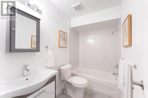 D6 - 240 Ormond Drive, Oshawa, ON - Indoor Photo Showing Bathroom