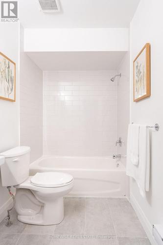 D6 - 240 Ormond Drive, Oshawa, ON - Indoor Photo Showing Bathroom