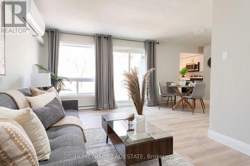 D6 - 240 Ormond Drive, Oshawa, ON - Indoor Photo Showing Living Room