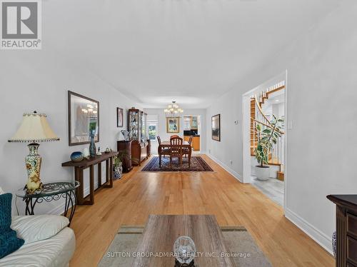 99 Dundurn Crescent, Vaughan, ON - Indoor Photo Showing Living Room