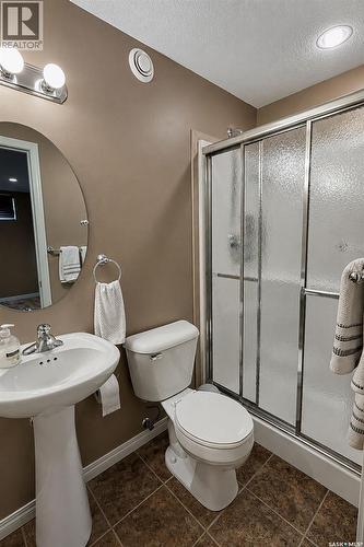 44 1600 Muzzy Drive, Prince Albert, SK - Indoor Photo Showing Bathroom