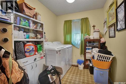 1005 10Th Street, Rosthern, SK - Indoor Photo Showing Laundry Room