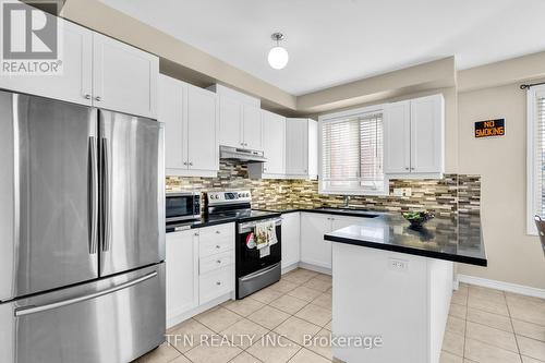 2 Shiff Crescent, Brampton, ON - Indoor Photo Showing Kitchen