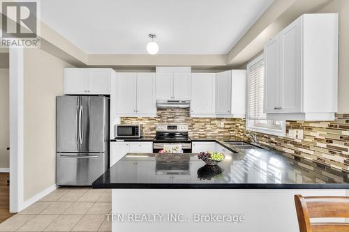 2 Shiff Crescent, Brampton, ON - Indoor Photo Showing Kitchen