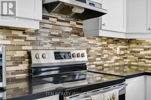 2 Shiff Crescent, Brampton, ON - Indoor Photo Showing Kitchen
