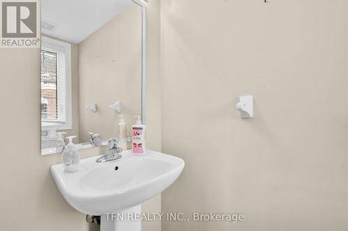 2 Shiff Crescent, Brampton, ON - Indoor Photo Showing Bathroom