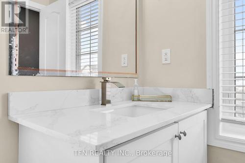2 Shiff Crescent, Brampton, ON - Indoor Photo Showing Bathroom