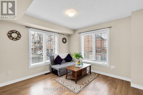 2 Shiff Crescent, Brampton, ON - Indoor Photo Showing Living Room