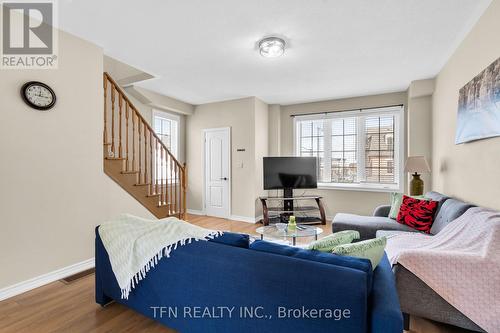 2 Shiff Crescent, Brampton, ON - Indoor Photo Showing Living Room