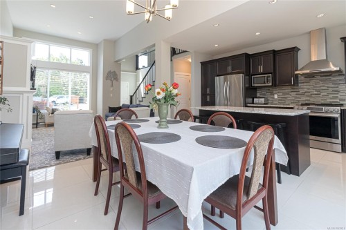 920 Snowdrop Ave, Saanich, BC 