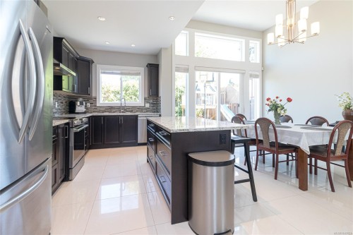 920 Snowdrop Ave, Saanich, BC 