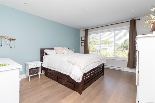 920 Snowdrop Ave, Saanich, BC 