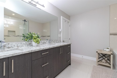 920 Snowdrop Ave, Saanich, BC 
